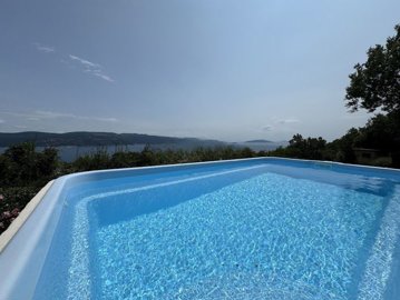 149612-567324