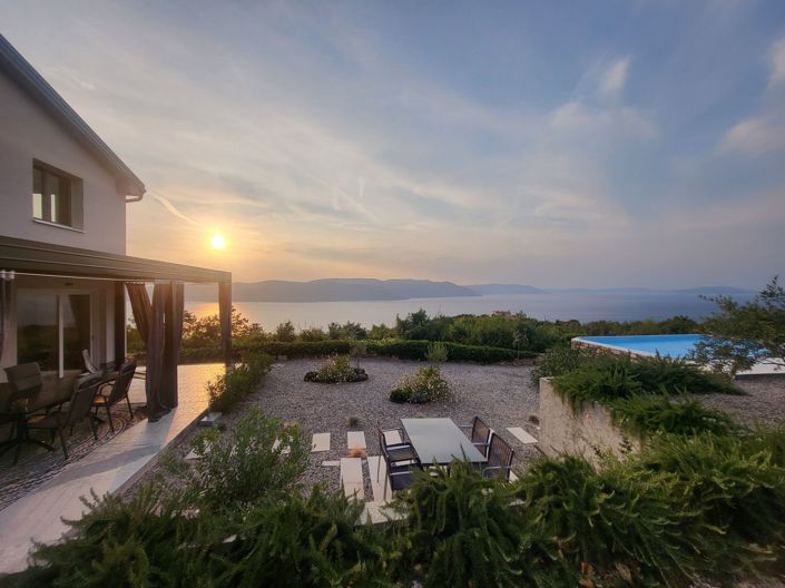 Image No.4-2 Bed Property for sale