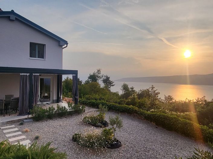 Image No.5-2 Bed Property for sale