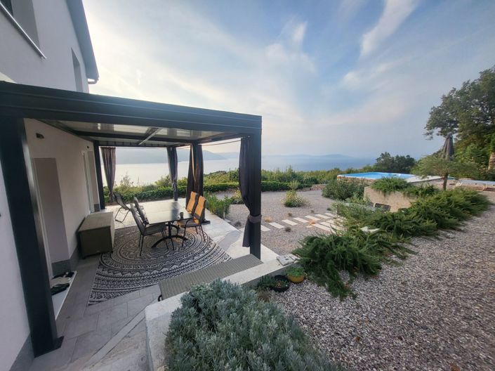 Image No.7-2 Bed Property for sale