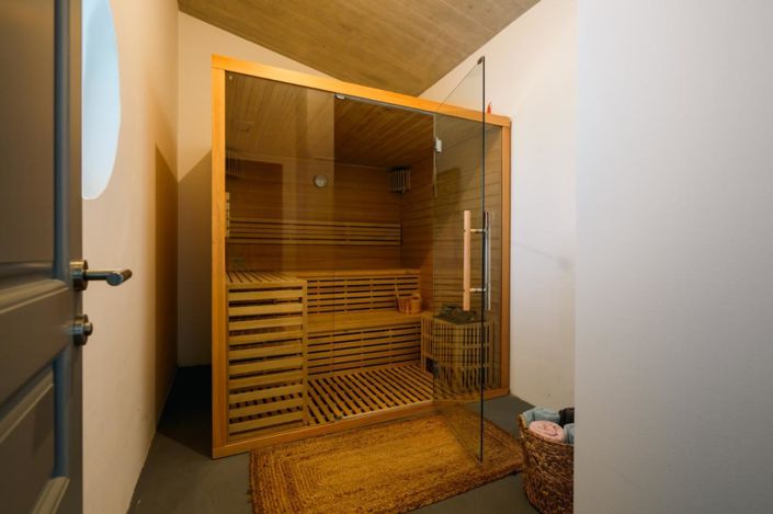 Image No.15-3 Bed Property for sale