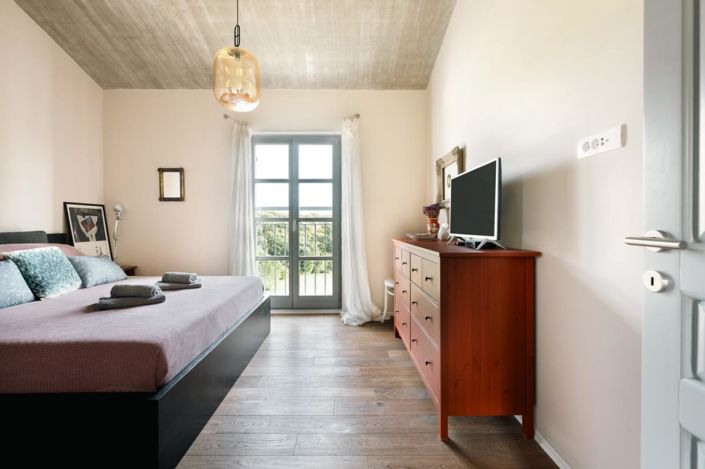 Image No.22-3 Bed Property for sale