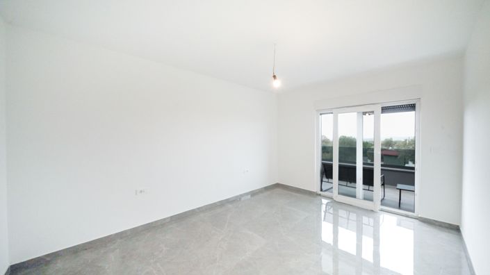 Image No.19-4 Bed Property for sale