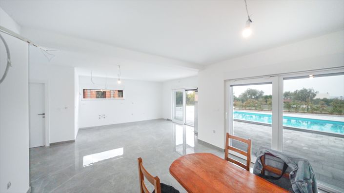 Image No.9-4 Bed Property for sale