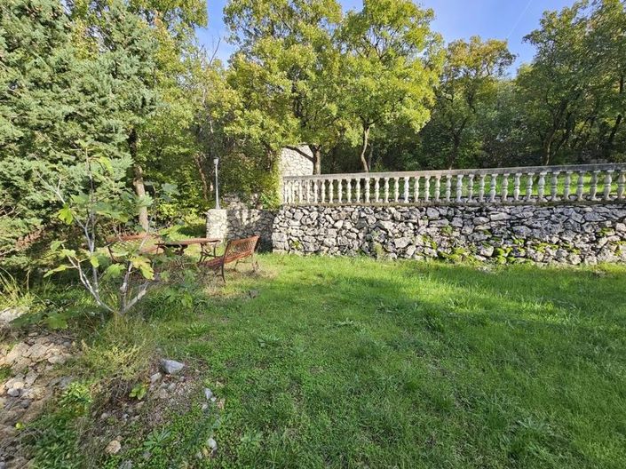 Image No.15-7 Bed Property for sale