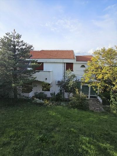 Image No.5-7 Bed Property for sale