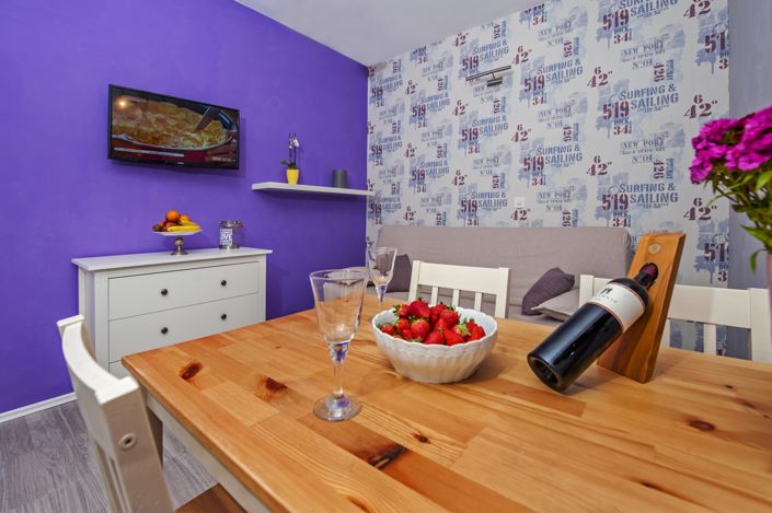 Image No.25-7 Bed Property for sale