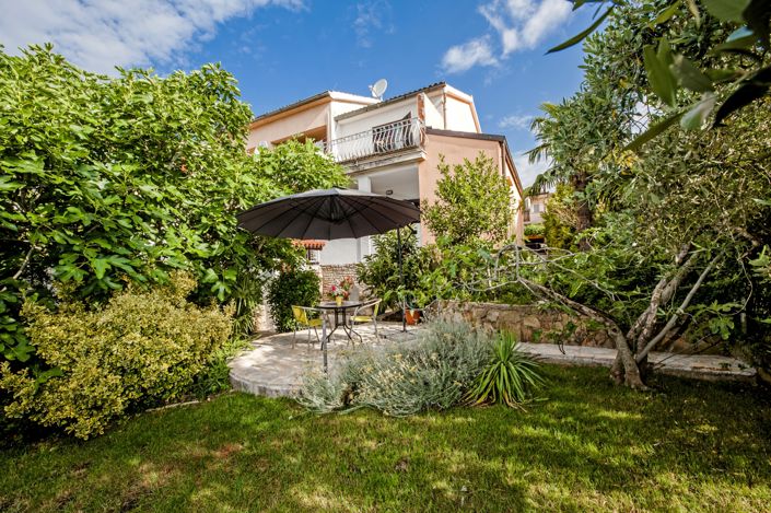 Image No.4-7 Bed Property for sale