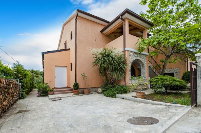 Image No.5-7 Bed Property for sale