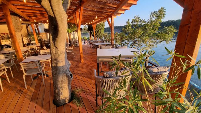 Image No.4-8 Bed Property for sale