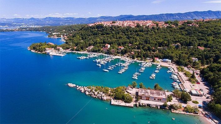 Image No.7-Propriété de 8 chambres à vendre à Omišalj