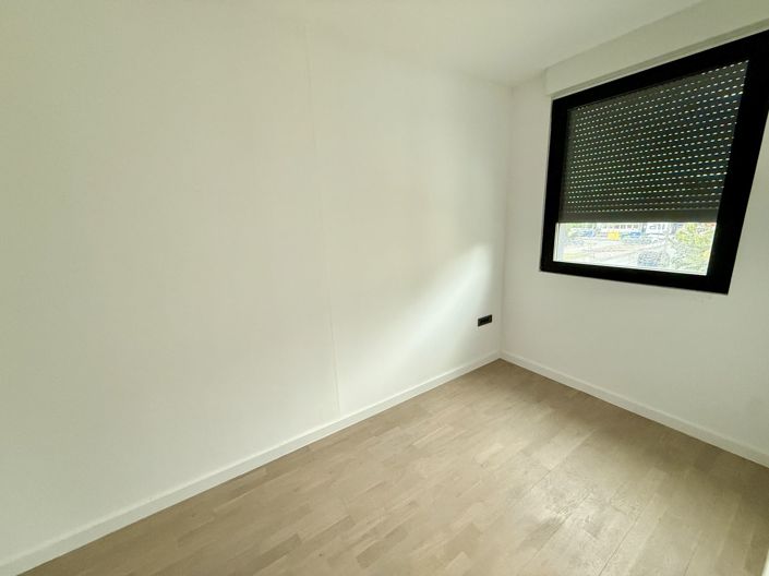 Image No.16-4 Bed Property for sale