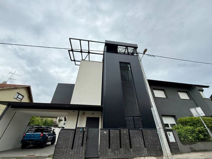 Image No.3-4 Bed Property for sale