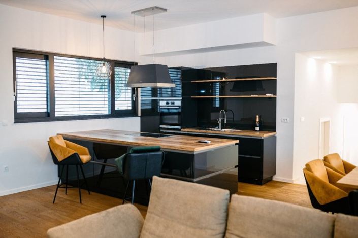 Image No.11-3 Bed Property for sale