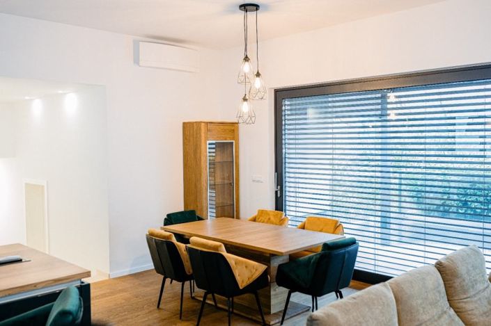 Image No.15-3 Bed Property for sale