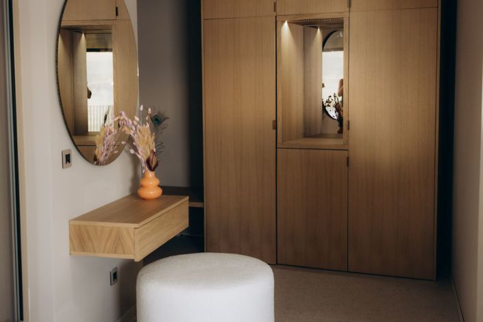 Image No.24-6 Bed Property for sale