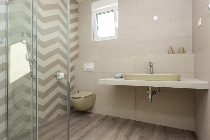 Image No.13-4 Bed Property for sale