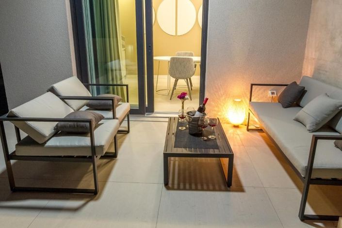 Image No.4-4 Bed Property for sale