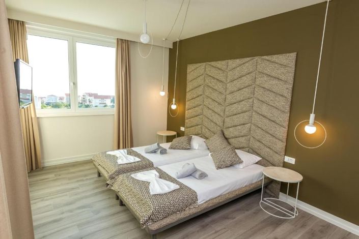 Image No.7-4 Bed Property for sale