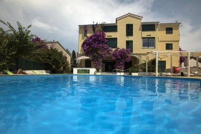 150342-569444