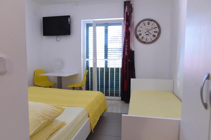 Image No.16-20 Bed Property for sale