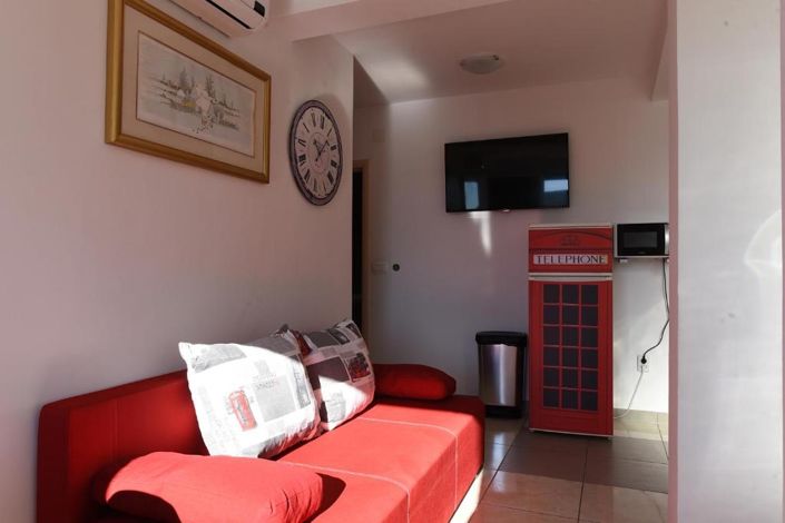 Image No.23-20 Bed Property for sale