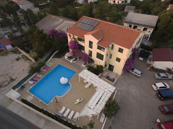 Image No.6-20 Bed Property for sale