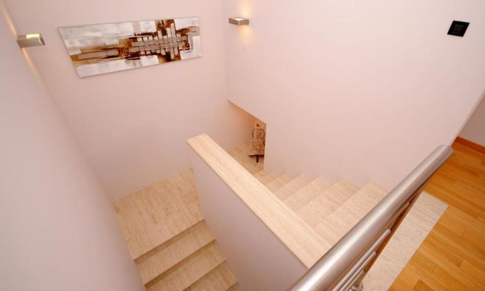 Image No.13-4 Bed Property for sale