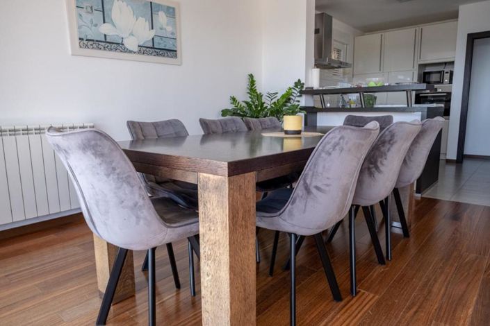 Image No.18-4 Bed Property for sale