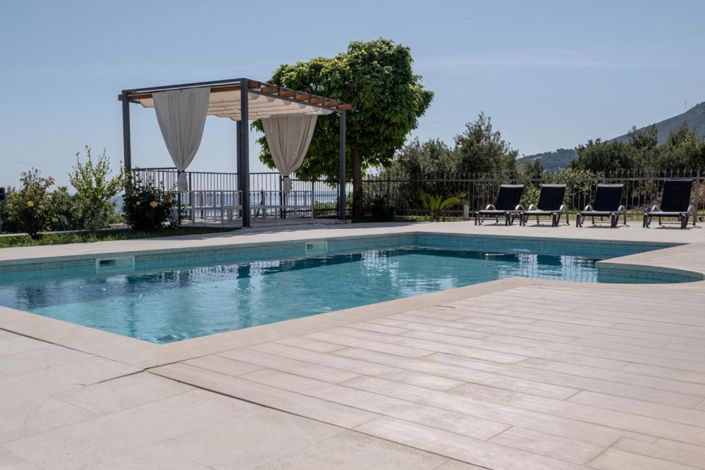 Image No.22-4 Bed Property for sale