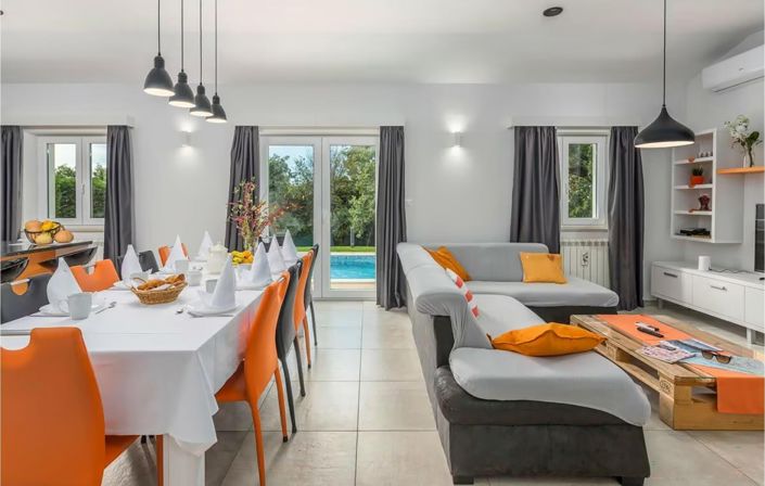 Image No.11-Propriété de 3 chambres à vendre à Tinjan