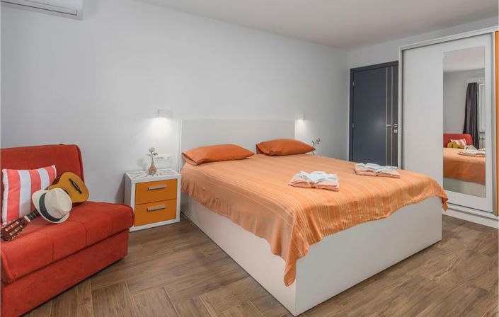 Image No.16-3 Bed Property for sale