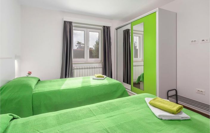 Image No.21-3 Bed Property for sale