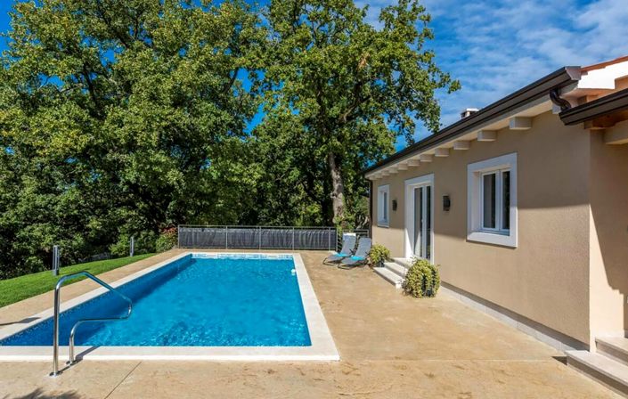 Image No.5-Propriété de 3 chambres à vendre à Tinjan