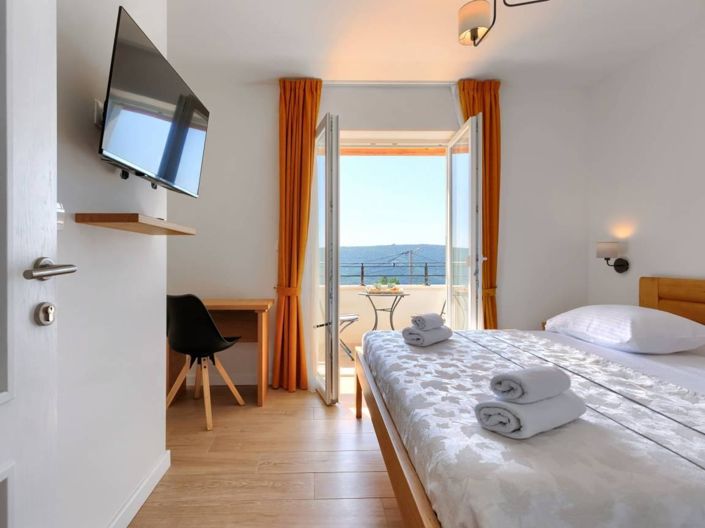 Image No.16-3 Bed Property for sale