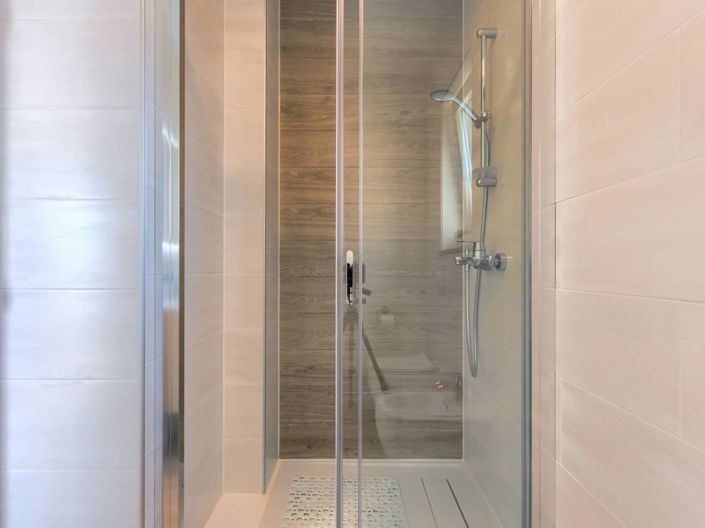 Image No.20-3 Bed Property for sale