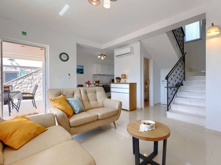 Image No.9-3 Bed Property for sale