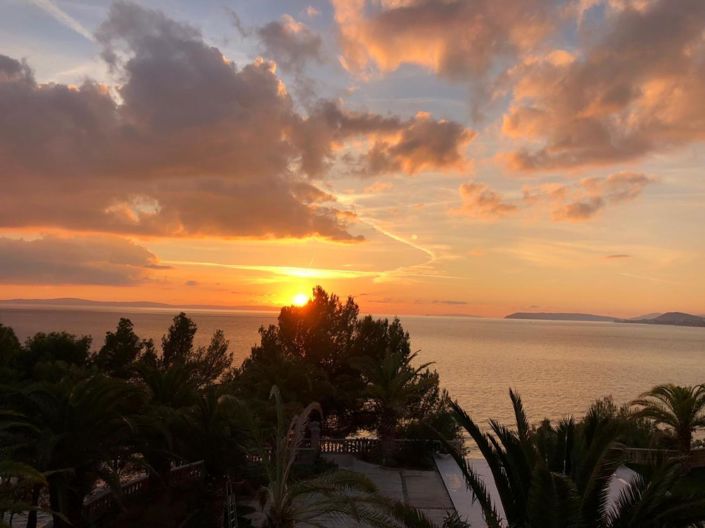 Image No.4-11 Bed Property for sale