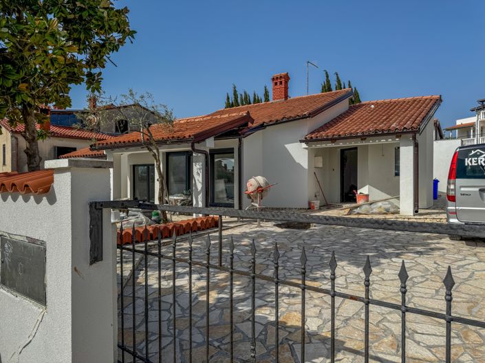 Image No.11-5 Bed Property for sale