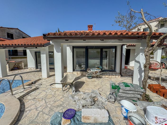 Image No.2-5 Bed Property for sale