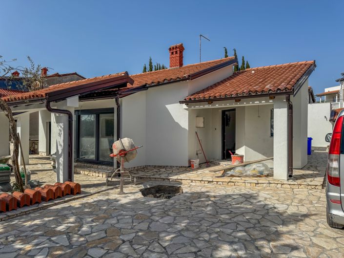 Image No.5-5 Bed Property for sale