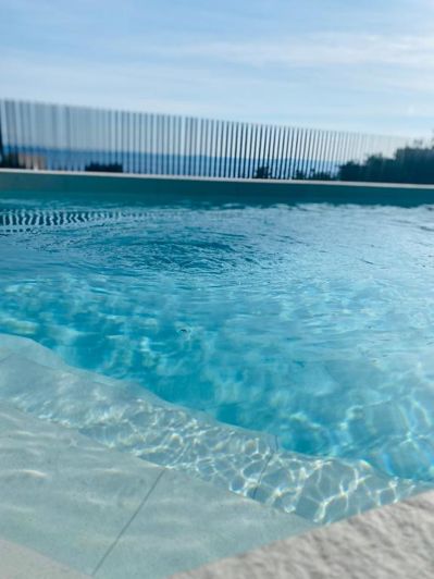 Image No.10-8 Bed Property for sale