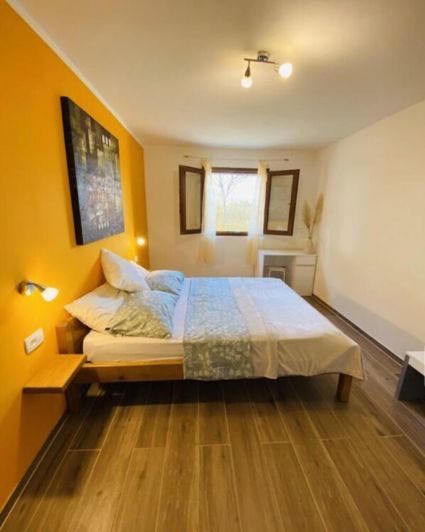 Image No.13-3 Bed Property for sale