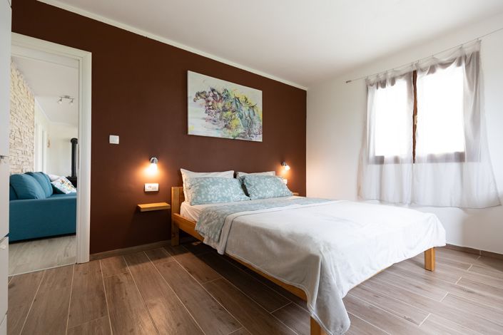 Image No.15-3 Bed Property for sale