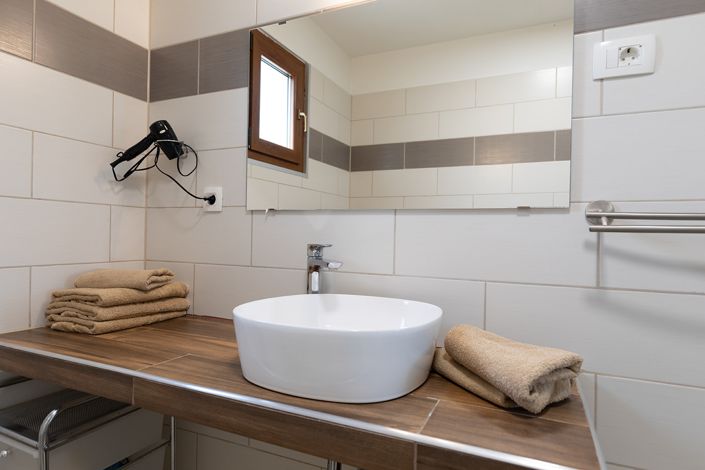 Image No.16-3 Bed Property for sale