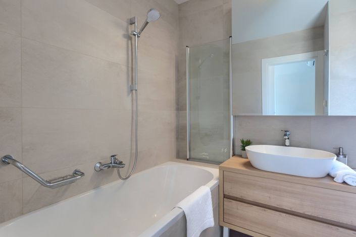 Image No.23-4 Bed Property for sale