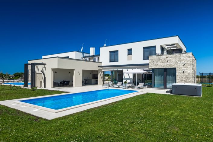 Image No.11-4 Bed Property for sale