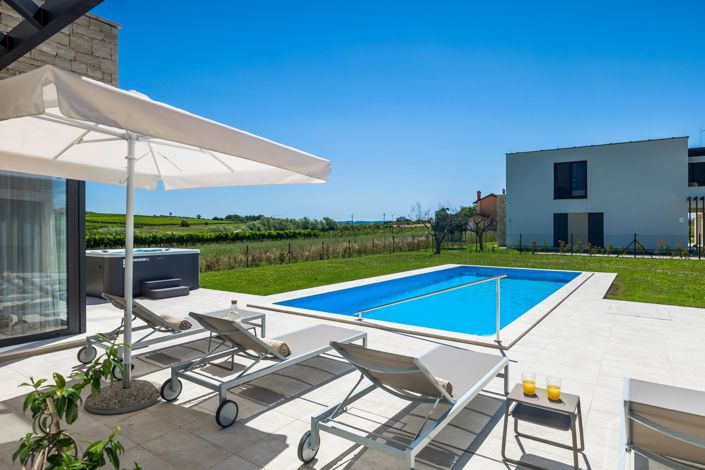 Image No.16-4 Bed Property for sale