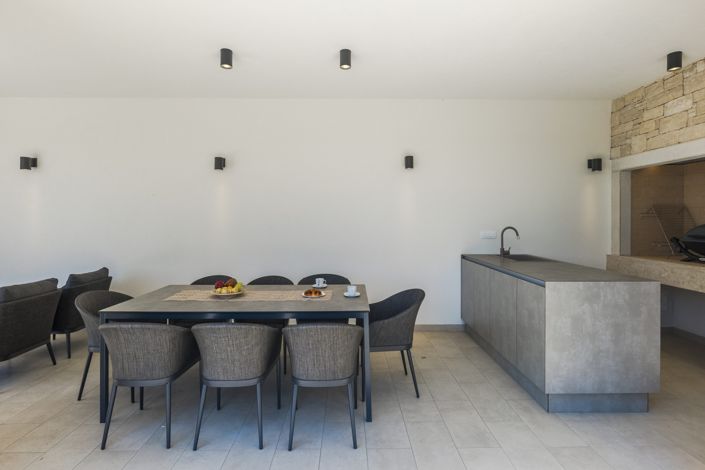 Image No.19-4 Bed Property for sale