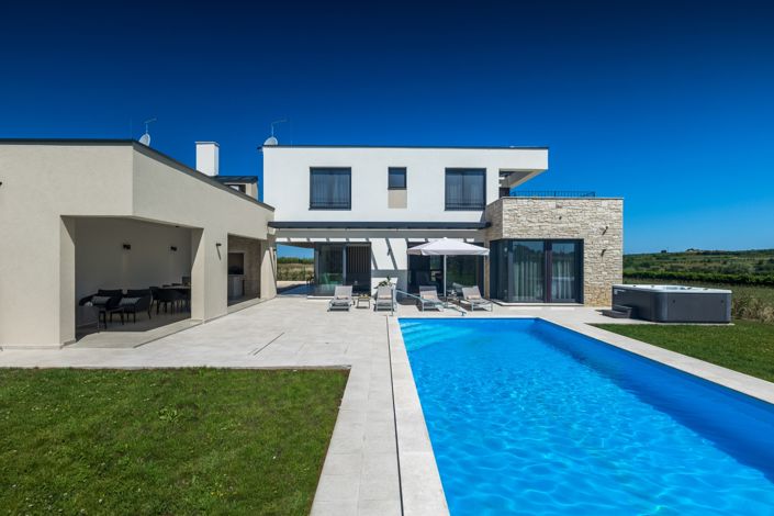 Image No.2-4 Bed Property for sale